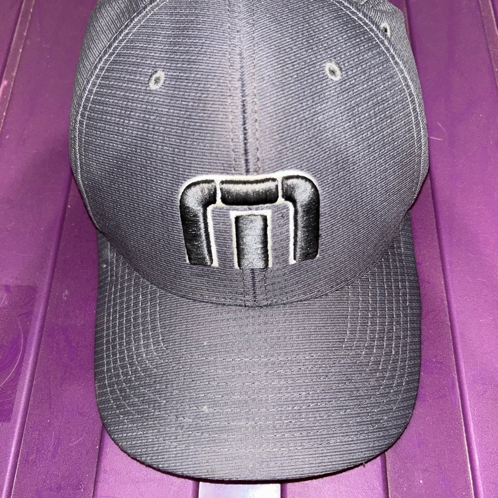 Travis Mathew B-BAHAMAS Fitted Hat - L-XL